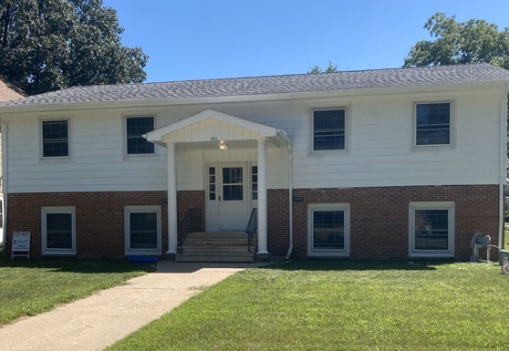 303 NE 1st St in Pocahontas, IA - Building Photo