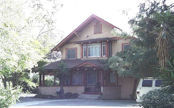 1434 E California Ave in Glendale, CA - Foto de edificio