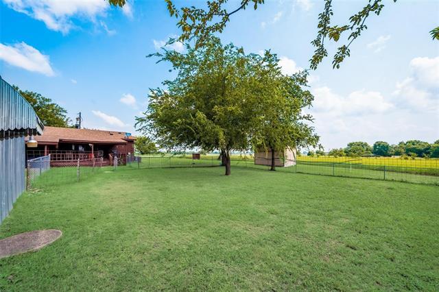 920 E Belt Line Rd in Wilmer, TX - Building Photo