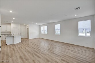 2734 Luzzi Walk in Henderson, NV - Building Photo - Building Photo