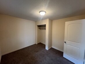 1349 E Walnut St in Decatur, IL - Building Photo - Building Photo