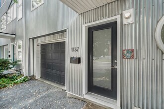 1137 Gladstone Ave in Ottawa, ON - Building Photo - Building Photo