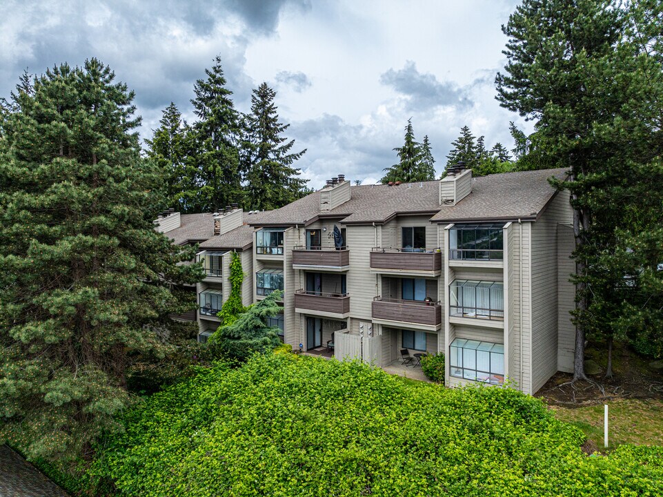 Sunwood Condominiums in Tukwila, WA - Building Photo
