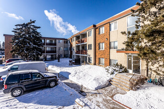 Gemini Apartments in Edmonton, AB - Building Photo - Building Photo