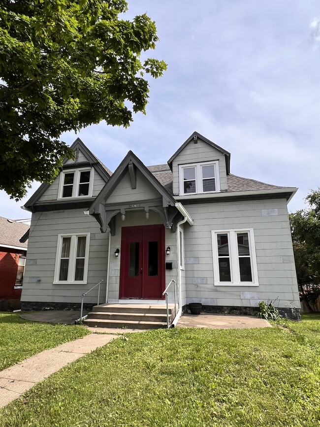 property at 1036 Santa Fe St