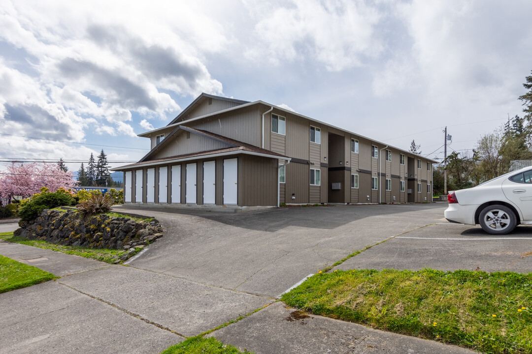 1308 S C St in Port Angeles, WA - Building Photo