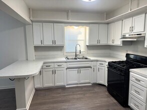 887 S Morgantown Rd in Greenwood, IN - Building Photo - Building Photo