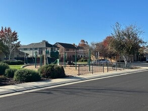 9311 Vintner Cir in Patterson, CA - Building Photo - Building Photo