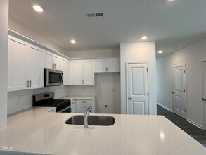 413 Belgian Red Wy in Wake Forest, NC - Foto de edificio - Building Photo