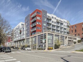 2440 Western Ave in Seattle, WA - Building Photo