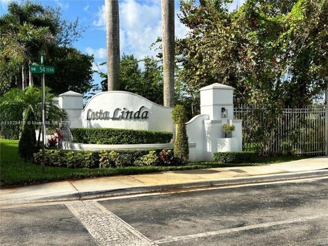5440 NW 107th Ave