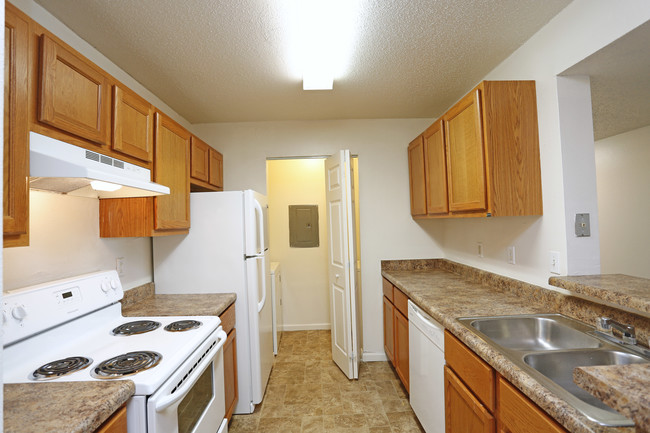 Cityscape Apartments in Peoria, IL - Building Photo - Interior Photo