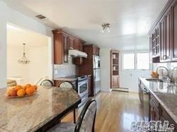 12 Ross Ave in Melville, NY - Foto de edificio - Building Photo