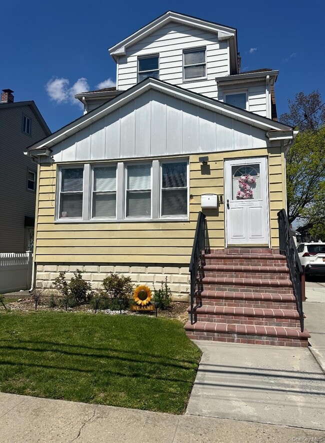 5 Sapir St