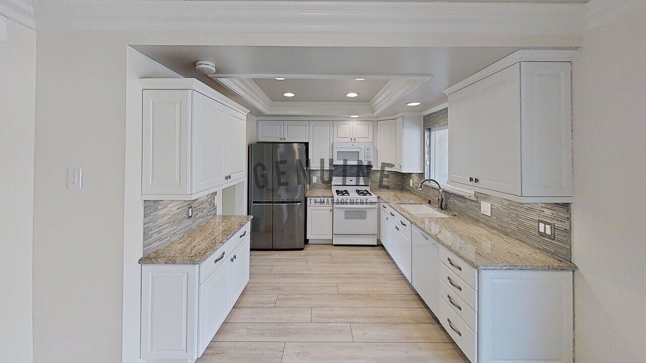 314 Alta Ln in Costa Mesa, CA - Building Photo