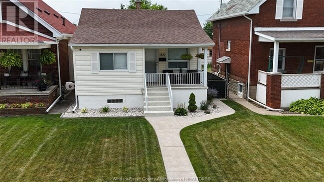 property at 1527 Pierre Ave