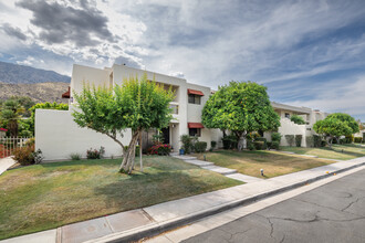 Canyon Granada in Palm Springs, CA - Building Photo - Building Photo