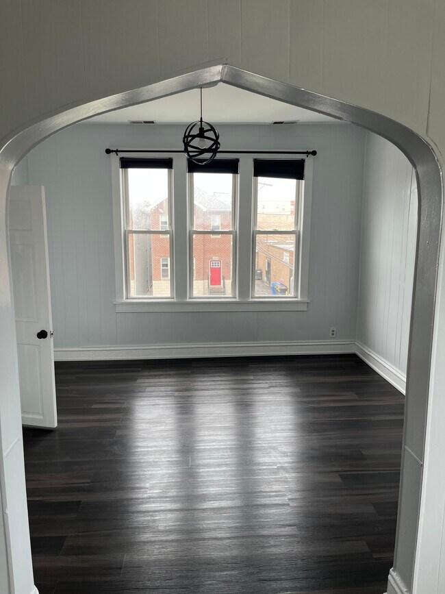 2415 W Arthington St, Unit Unit #2, Unit Unit #2