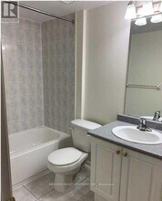 108 Louisbourg Way in Markham, ON - Building Photo - Building Photo