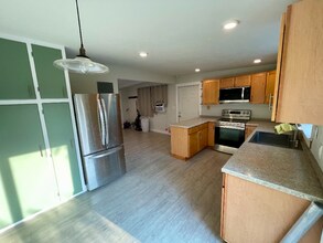 737 Brent Dr in Moscow, ID - Foto de edificio - Building Photo