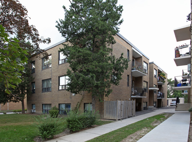 28 Wasdale Cres in Toronto, ON - Building Photo - Primary Photo