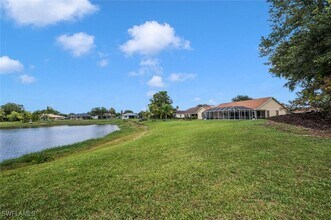 1094 Grove Dr in Naples, FL - Building Photo - Building Photo