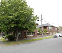 1529-1549 30th Ave in Portland, OR - Foto de edificio - Building Photo