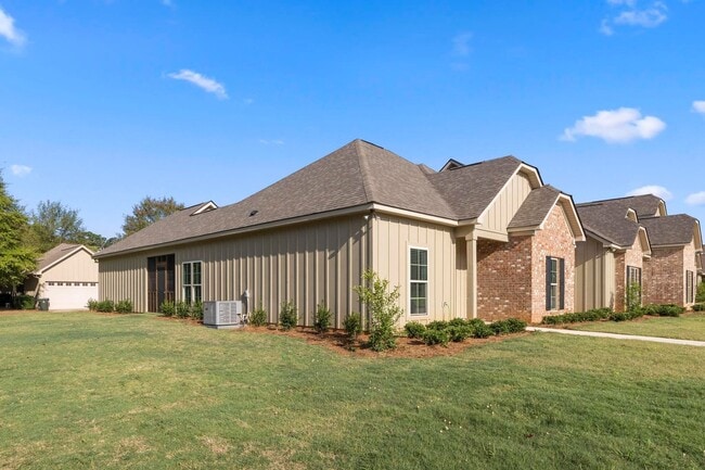 1642 Academy Dr in Auburn, AL - Building Photo - Building Photo