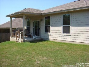 5302 Lowry Peterson in San Antonio, TX - Foto de edificio - Building Photo