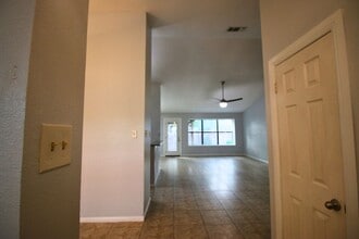 9347 Laurel Grove in San Antonio, TX - Building Photo - Building Photo