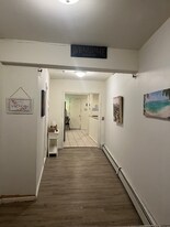 33 Skidmore Rd in Pleasant Valley, NY - Building Photo