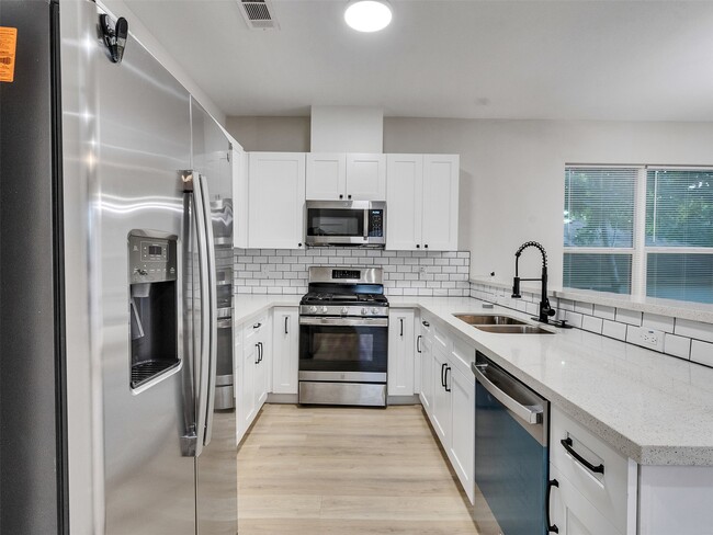 property at 819 E 40th St
