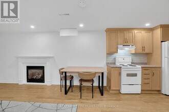 40 Venetian Crescent in Vaughan, ON - Building Photo - Building Photo