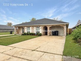 7232 Yorktown Dr in New Orleans, LA - Building Photo