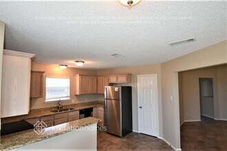 9308 Lisa Ct in White Settlement, TX - Foto de edificio - Building Photo