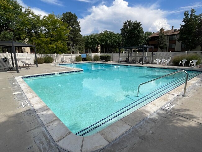 6893 S Countrywoods Cir, Unit 10