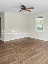 907 Coleman Dr in Williamsburg, VA - Foto de edificio - Building Photo