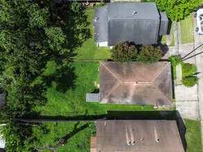 1212 Pine St in Baytown, TX - Building Photo - Building Photo