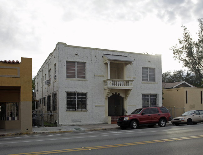 615 SW 12th Ave in Miami, FL - Building Photo - Building Photo