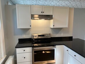 34 Birch St in Biddeford, ME - Foto de edificio - Building Photo