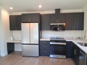 423 Holly St in Ashland, OR - Building Photo - Building Photo