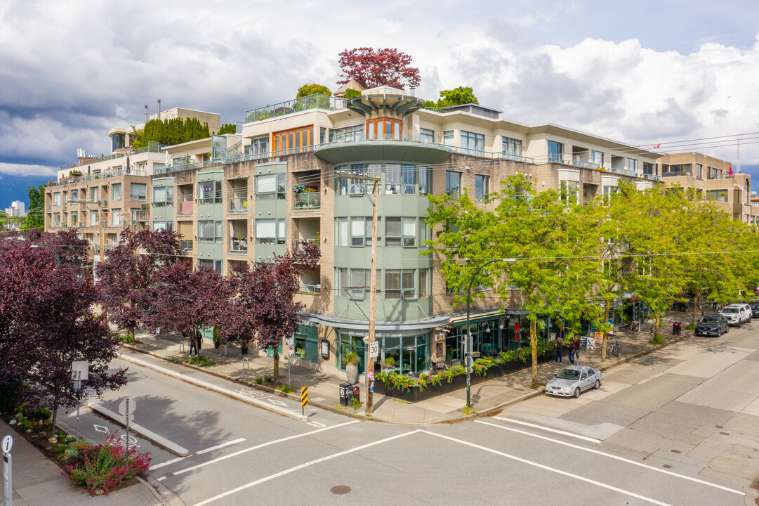 Yorkville South in Vancouver, BC - Building Photo