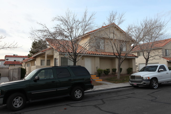 Rainbow Gardens in Las Vegas, NV - Building Photo - Building Photo