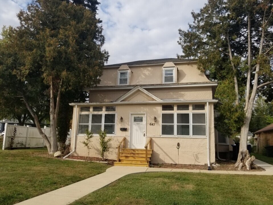 643 8th St in La Salle, IL - Building Photo