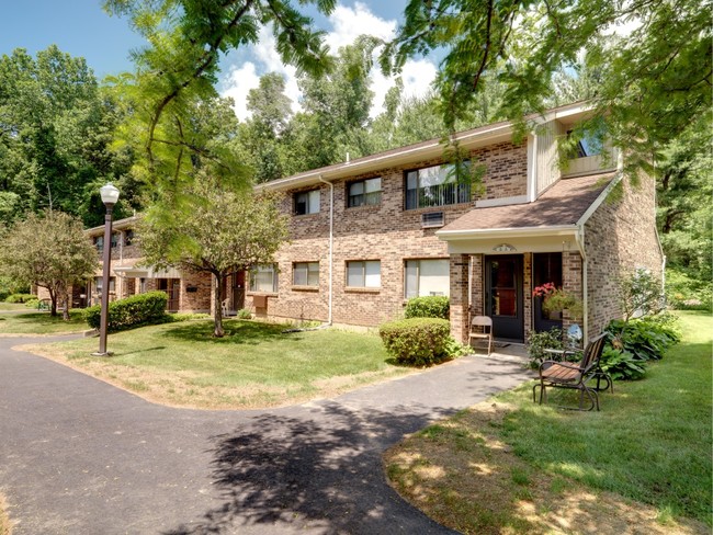 Countryside Apartments I & II in Wolcott, CT - Building Photo - Building Photo