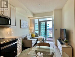 38 Annie Craig Dr in Toronto, ON - Building Photo - Building Photo