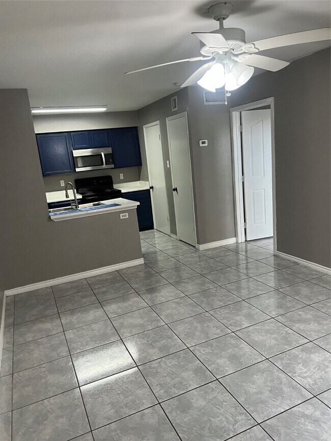 property at 3900 Woodchase Dr