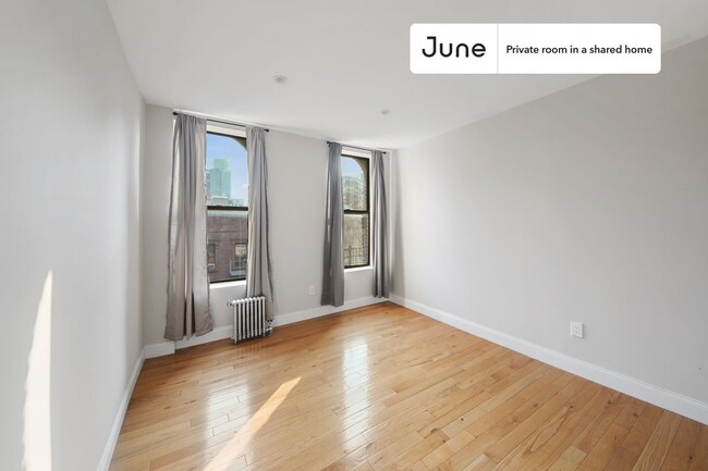 property at 23 E 109th St