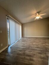 7956 Orchard Woods Cir in Sacramento, CA - Building Photo - Building Photo