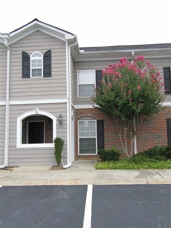 property at 716 Summer Pl NW